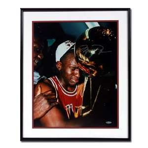 Michael Jordan Signed 16x20 Bulls Trophy Framed UDA  