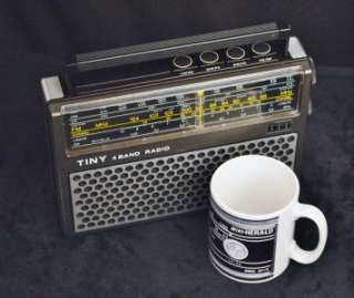 SUPERB ITT TINY 109B VINTAGE 4 BAND RADIO GREAT SOUND & LOOKS. IDEAL 