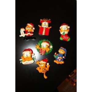 Merry Christmas Happy Holiday Garfield The Cat Decorative Magnet Set
