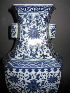Chinese antique blue and white Porcelain Floral vase  