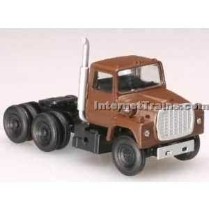  HO RTR 1984 Ford 9000 Tractor, BN Toys & Games