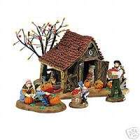 Dept 56 New England Village   Its Almost Thanksgiving  