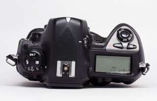 Nikon D2X 12.4 MP Digital SLR Camera   Black (Body Only) Low Milage 