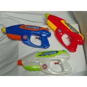  Happy Summer Water Guns   Set of 3 Toys & Games