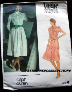 LOOSE FITTING AND SLIGHTLY FLARED DRESS, THREE INCHES (7.5cm) BELOW 