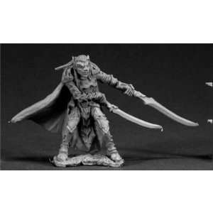  Dellenin, Dark Elf Swordmaster Toys & Games