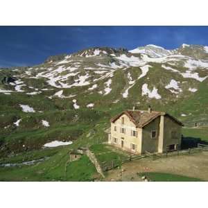 Vittorio Sella Mountain Hut, Valnontey Valley, Gran Paradiso National 