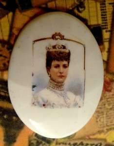 Coronation Souvenir ~ 1902 ~ Queen Alexandra ~ Stunning China Plaque 