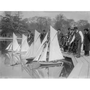  New York City, Start of Toy Yacht Race in Central Park 