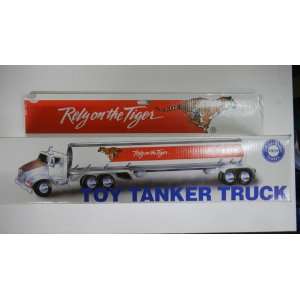 Exxon Toy Tanker 1993 Truck Collector Series  Dual Sound Switch & Real 