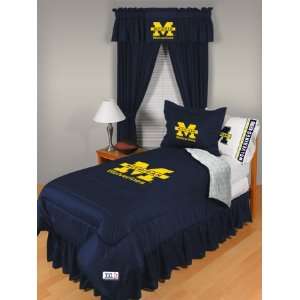  Michigan Wolverines NCAA Queen Size Locker Room Collection 