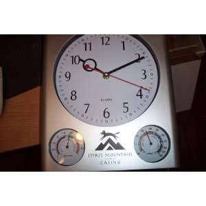   Clock with Humidity and Temperature Face (Battery)