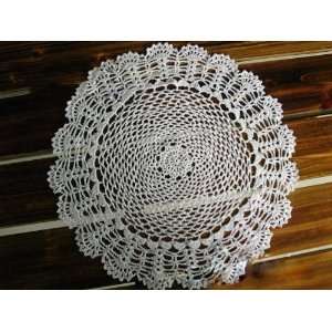    Vintage Round Hand crochet Doily/Place mat 02