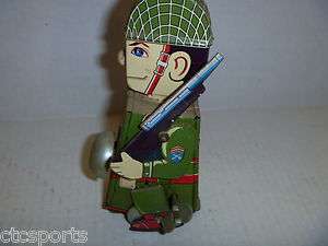 Vintage Walking Wind Up Tin Litho Soldier   YOne Made in Japan 