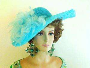This is such a beautiful hat to wear to the Kentucky Derby. Great 