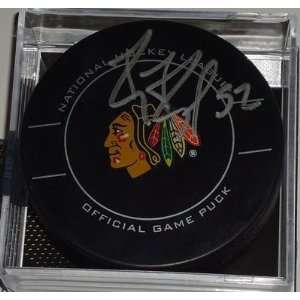 BRANDON BOLLIG signed *CHICAGO BLACKHAWKS* game puck A   Autographed 