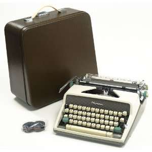 1962 Cream Olympia SM7 De Luxe Typewriter with Chocolate Case (2077288 
