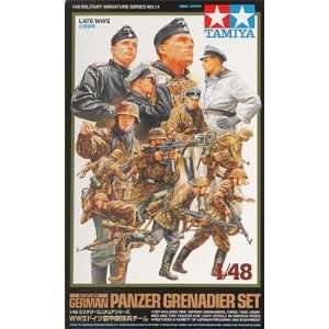   48 WWII Panzer Grenadier Set (Plastic Figure Model) Toys & Games