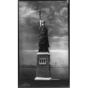    Ramie Austen,Bartholdi Statue of Liberty,c1885