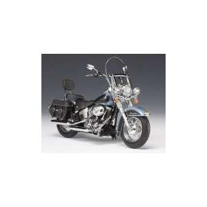   Softail Classic in Suede Blue Pearl and Vivid Black Toys & Games