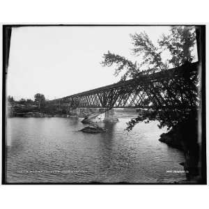  Black River Falls,Wis.,railroad crossing