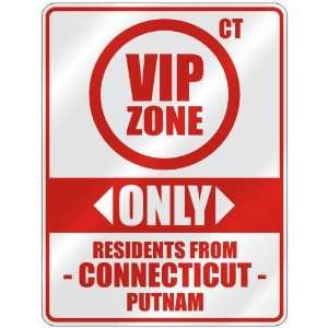   ZONE  ONLY RESIDENTS FROM PUTNAM  PARKING SIGN USA CITY CONNECTICUT