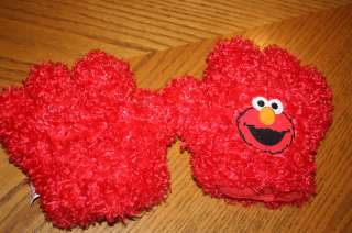 Fisher Price ELMO TICKLE HANDS Musical Gloves Toy  