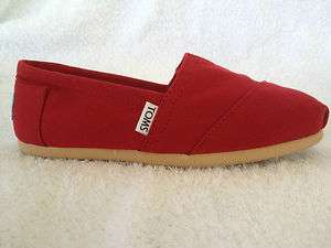WOMENS TOMS CLASSIC CANVAS RED NWT IN BOX   