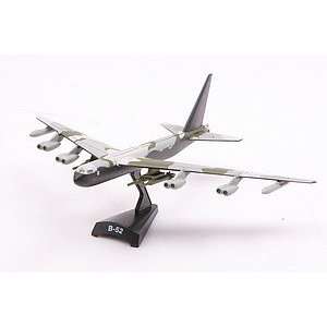   Fighters Collection DieCast 1300 Scale Boeing B 52 Stratofortress