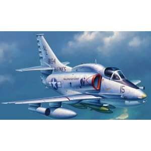   A4M Skyhawk Carrier Launched Ground Attack Aircraft Kit Toys & Games