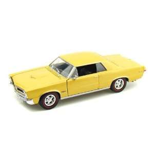  1965 Pontiac GTO 1/24   Gold Toys & Games