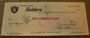 Art Shell signed 1978 Oakland Raiders payroll check  