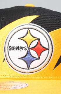 Mitchell & Ness The Pittsburgh Steelers Sharktooth Snapback Hat in 