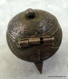 vintage antique old silver snuff opium box collectible  