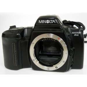   Minolta Maxxum 3xi 35mm Film SLR Camera Body w/ Case