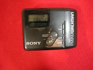 Rare Vintage Sony SRF M30 FM/AM Walkman w/Digital Tuner Collector Item 