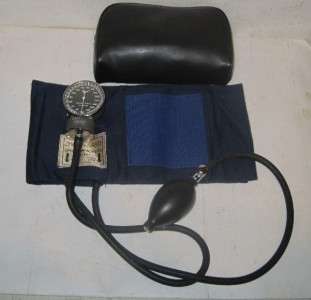   Sphygmomanometer Blood Pressure Gauge Dynamed Cuff & Case U.S.A