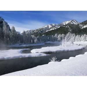 River in Winter, Refuge Point, West Yellowstone, Montana, USA Premium 
