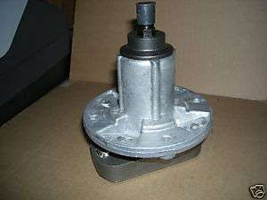 JOHN DEERE   # GY20050 / GY20785 Blade Spindle For L100  