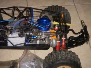 TEAM ASSOCIATED MGT 8.0 MONSTER GT 18 SCALE NITRO RC w/ EXTRA PARTS 