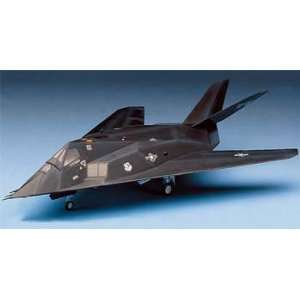   72 F 117A Stealth USAF (Plastic Model Airplane) Toys & Games