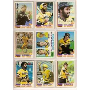  1982 Topps Pittsburgh Pirates Complete Team Set (32 Cards 